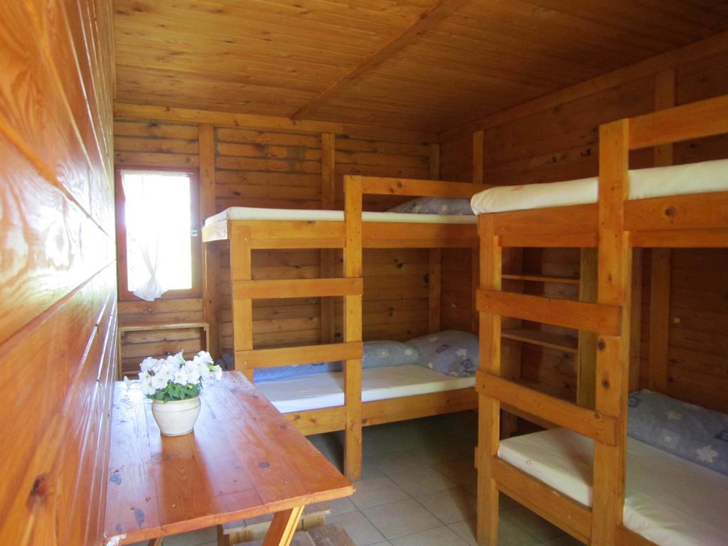 Nyirfaliget Lovaskemping Es Turistahaz Hotel Nyiregyhaza Room photo