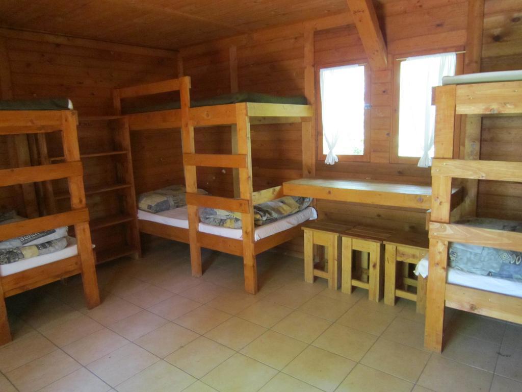 Nyirfaliget Lovaskemping Es Turistahaz Hotel Nyiregyhaza Room photo