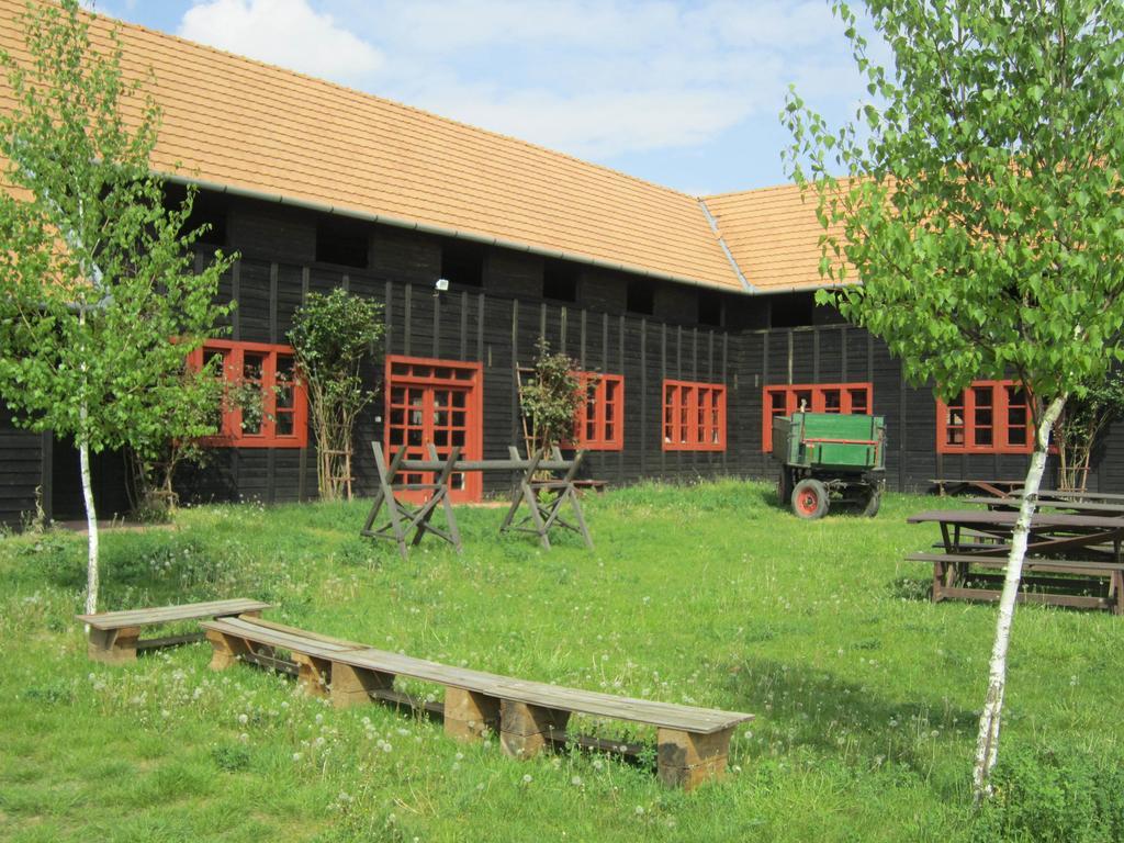 Nyirfaliget Lovaskemping Es Turistahaz Hotel Nyiregyhaza Exterior photo