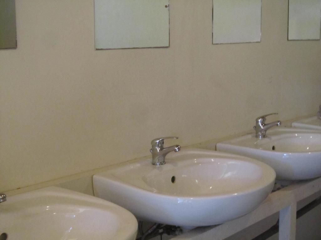 Nyirfaliget Lovaskemping Es Turistahaz Hotel Nyiregyhaza Room photo