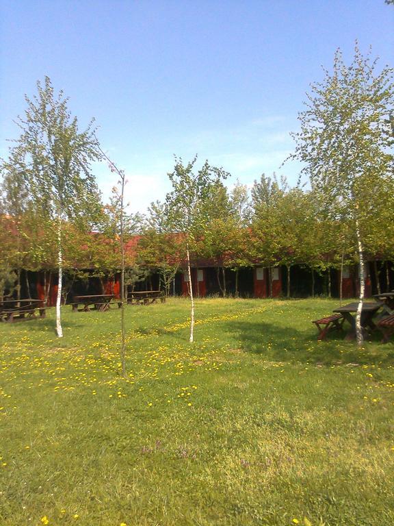 Nyirfaliget Lovaskemping Es Turistahaz Hotel Nyiregyhaza Exterior photo