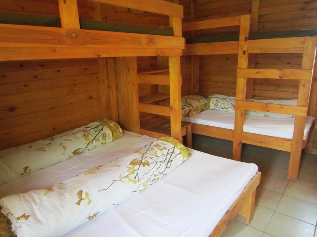 Nyirfaliget Lovaskemping Es Turistahaz Hotel Nyiregyhaza Room photo