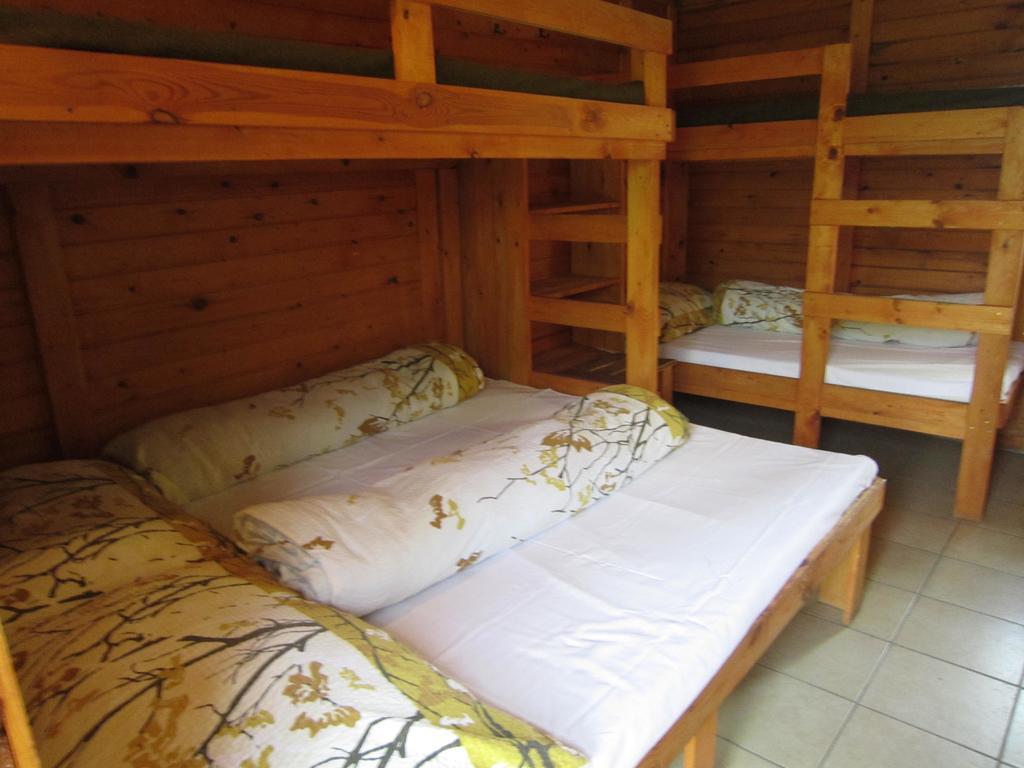 Nyirfaliget Lovaskemping Es Turistahaz Hotel Nyiregyhaza Exterior photo
